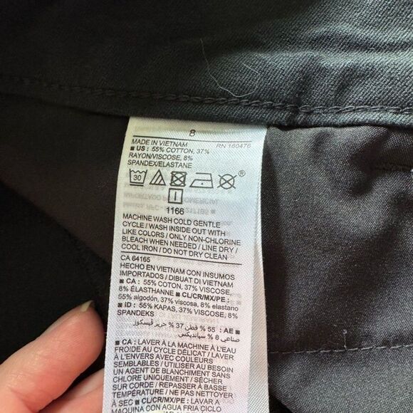 Old Navy Black Pixie Trousers size 8 - Picture 4 of 6